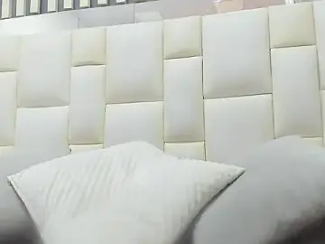 Stripchat Live Sex Cam of camila__herrera