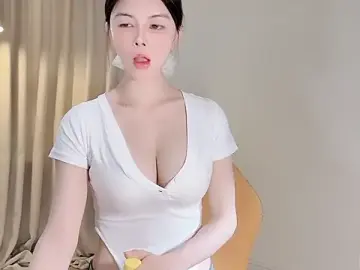 Stripchat Best Webcam of lvy-w