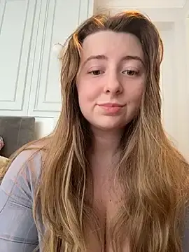 Stripchat Free Live Porn of curvyflawless