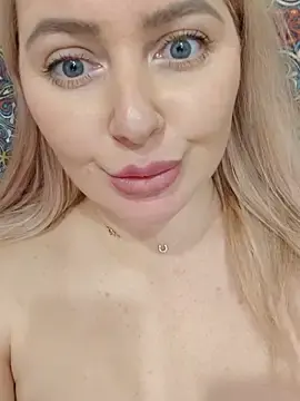Stripchat Live Sex Cam of LadyLolyPop_