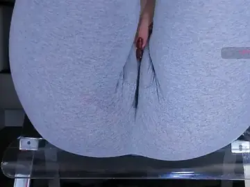 Stripchat Nude Webcam of Cameltoe_squirt_inPants