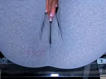 Stripchat Live Porn of Cameltoe_squirt_inPants