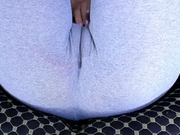Stripchat Free Porn Cam of Cameltoe_squirt_inPants