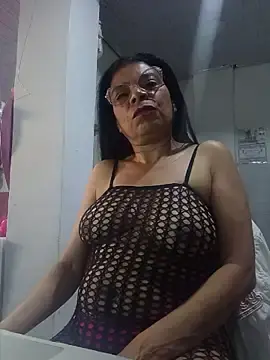 Stripchat Live Sex Cam of mmature_messyy