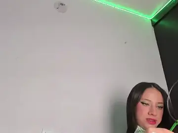 Stripchat Free Porn Cam of zephyra-angels