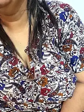 Stripchat Adult Webcams of MOM-SUN-COUPLE