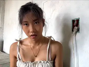 Stripchat Live Sex Cam of LaurenaBurstein