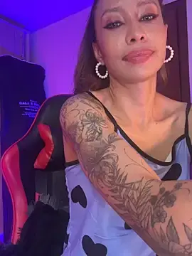 Stripchat Free Porn Cam of AnnaKimura_