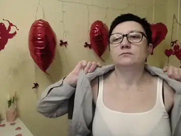 Stripchat Best live sex cam show of EmilyL0ve