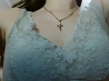 Stripchat Free Live Porn of KiraGoldens