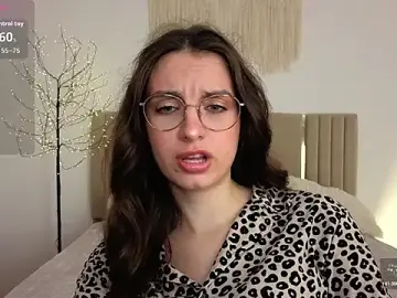 Stripchat Live Sex Cam of Real_cutie1