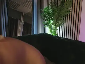 Stripchat Best Webcam of Ema_Reese