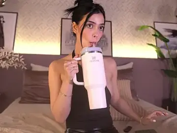 Stripchat Watch Live Sex Cams of ElleDiane