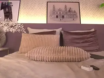 Stripchat Live Sex Cam of ElleDiane