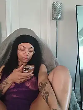 Stripchat Watch Live Sex Cams of butterflybootyy