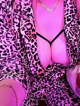 Stripchat Adult Video Chat of Miss_Afnane_squirt1