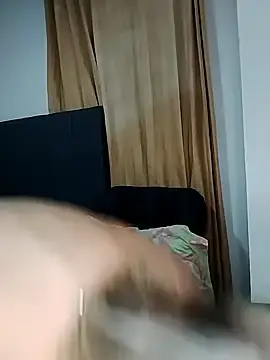 Stripchat Live Sex Cam of mona_med