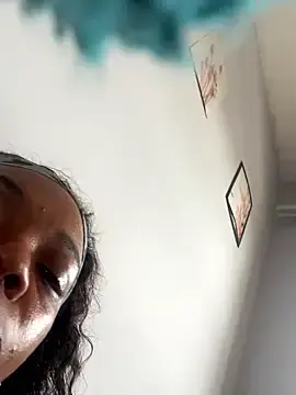 Stripchat Live Sex Cam of StripButterfly69