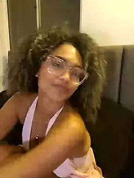 Stripchat Watch Live Sex Cams of BiiancaEstradaa