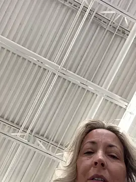 Stripchat Nude Webcam of Cherry-red-xo