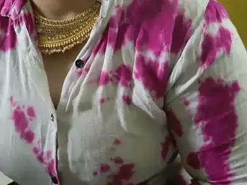 Stripchat Adult Webcam of Tamil_VirginAss2