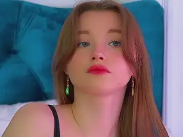 Stripchat Live Porn of KeiraAsti