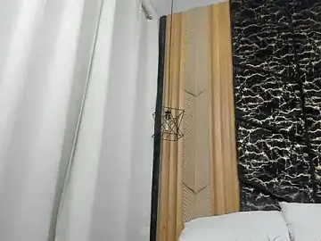 Stripchat Sex Cam of MiaCours