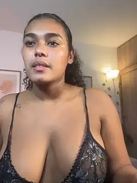 Stripchat Watch Live Sex Cams of aleja_montiel__