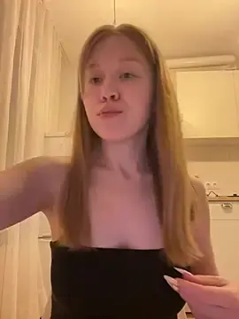 Stripchat Live Sex Cam of Eva_Weyne