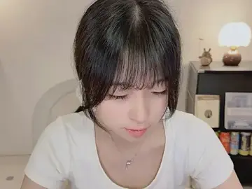 Stripchat Live Sex Cam of Onechestnut