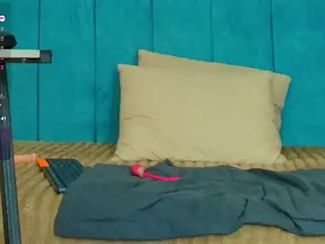 Stripchat Nude Webcam of dulcenena_moon