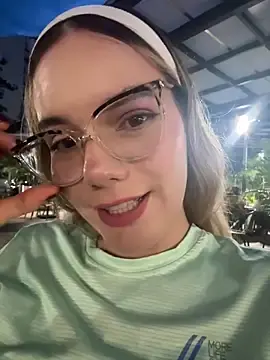 Stripchat Watch Live Sex Cams of NicoleCut