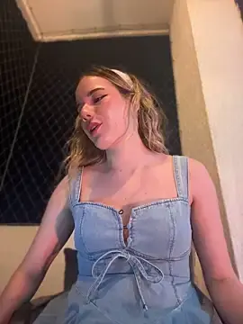 Stripchat Nude Webcam of NicoleCut