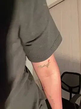 Stripchat Live Sex Cam of kenndall_21