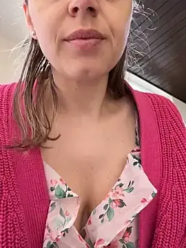 Stripchat Watch Live Sex Cams of ladywithbigass