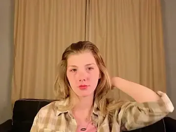 Stripchat Sex Cam of LumiaSolstice