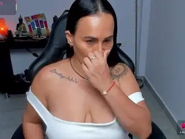 Stripchat Free Porn Cam of Sara_Charmy