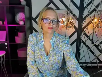Stripchat Free Live Porn of Queen_Anna_