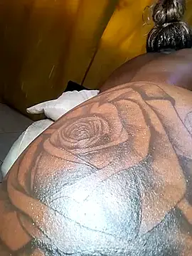 Stripchat Best live sex cam show of Hugemassivebootie