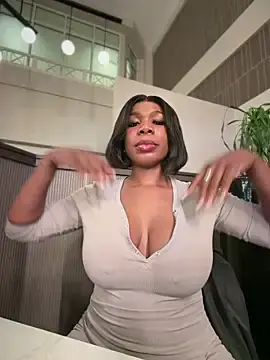 Stripchat Free Porn Cam of Belle___