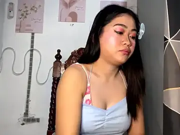 Stripchat Free Porn Cam of EmileeFlagge