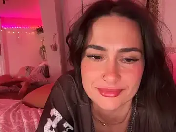 Stripchat Free Porn Cam of MayaMayBee