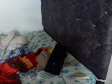 Stripchat Sex Cam of charrysexy1