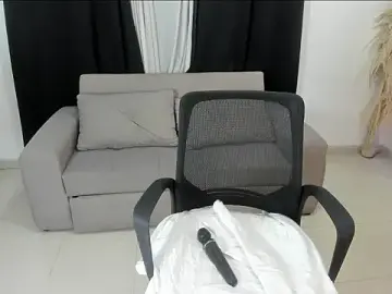 Stripchat Adult Video Chat of Emiss_Jones