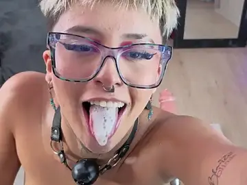 Stripchat Watch Live Sex Cams of Rebeka-baker