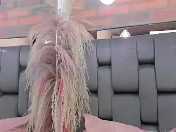 Stripchat Sex Cam of JESSYCORTES