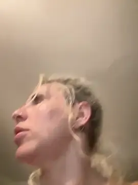Stripchat Free Live Porn of Blonde-bimbo