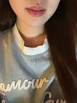 Stripchat Live Sex Cam of Uyennii02