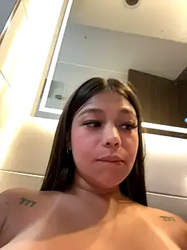 Stripchat Adult Webcam of Alyshanon18
