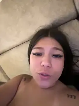 Stripchat Live Sex Cam of Alyshanon18